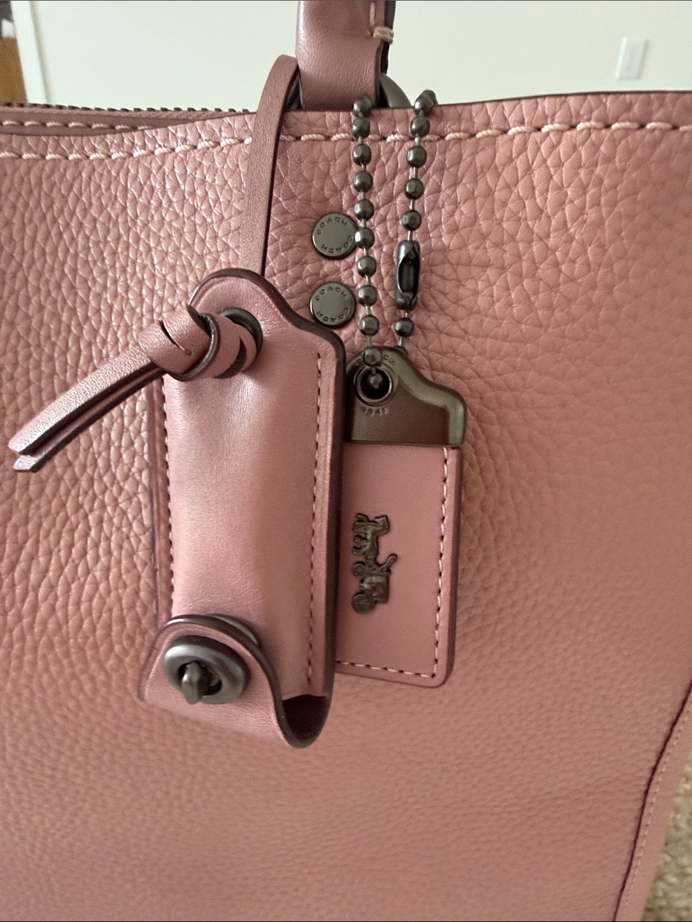 Coach rogue 30 Pebbled Leather suede bag with studs and tea roses - Picture 4 of 16